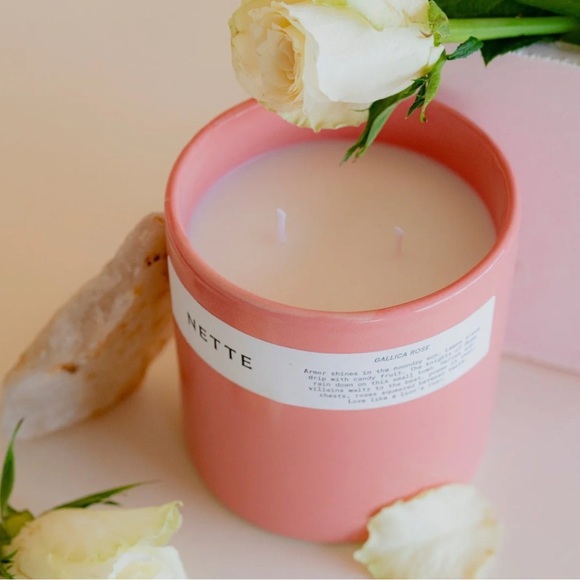 Nette Pink Bath Soak & Bubbles - Picture 3 of 3